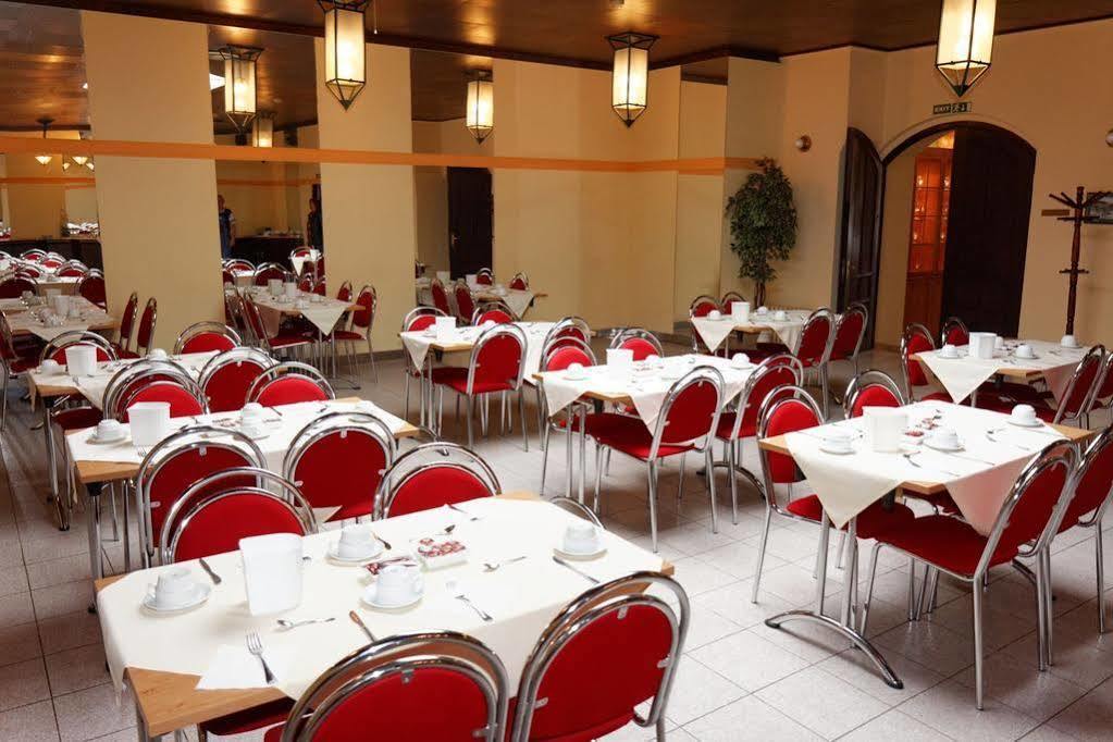 Hotel Ceska Koruna Decin Buitenkant foto