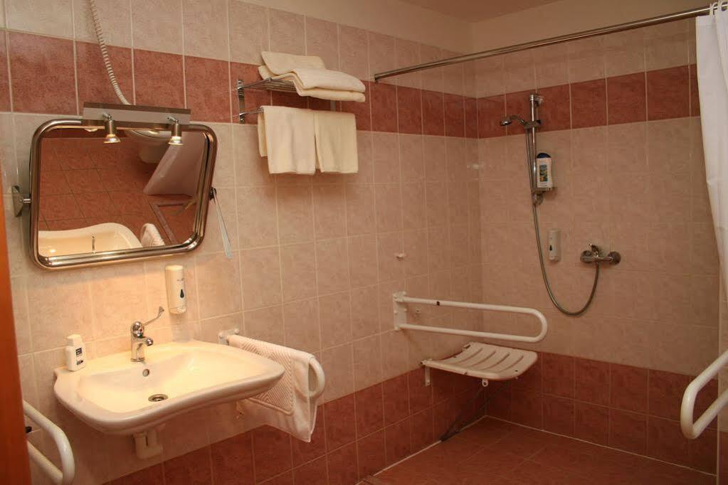 Hotel Ceska Koruna Decin Buitenkant foto