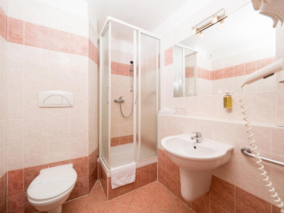 Hotel Ceska Koruna Decin Buitenkant foto